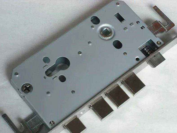 翠峦24小时上门开锁公司